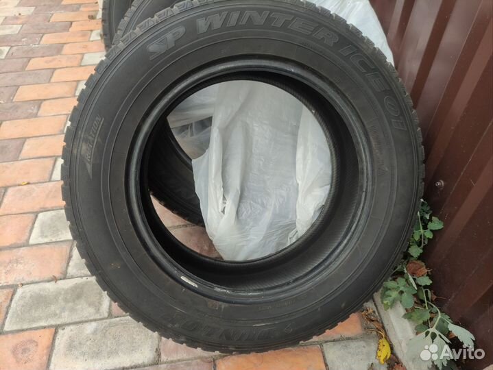 Dunlop SP Winter Ice 01 225/65 R17 102T