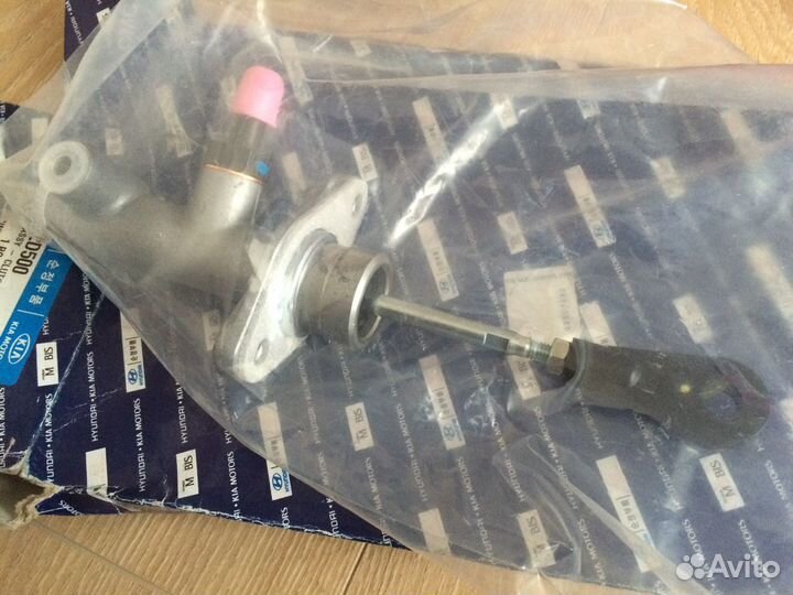 Цилиндр сцепления главный 416102D500