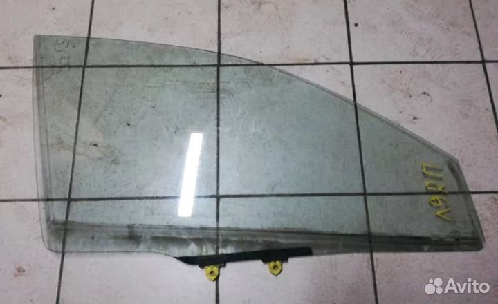 Стекло на Лансер 9