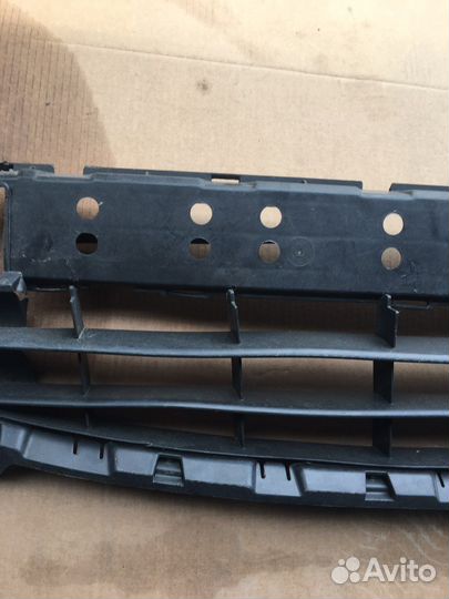 Решётка в бампер Peugeot 207 (1810)