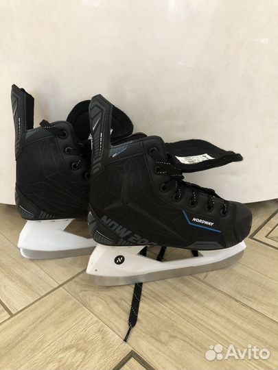 Коньки хоккейные 35 размер