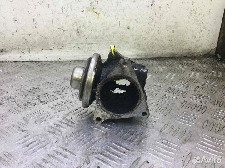 Клапан EGR Volkswagen Passat 038131501AF; 03813150