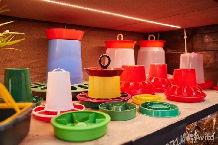 Кормушки, поилки в ассортименте