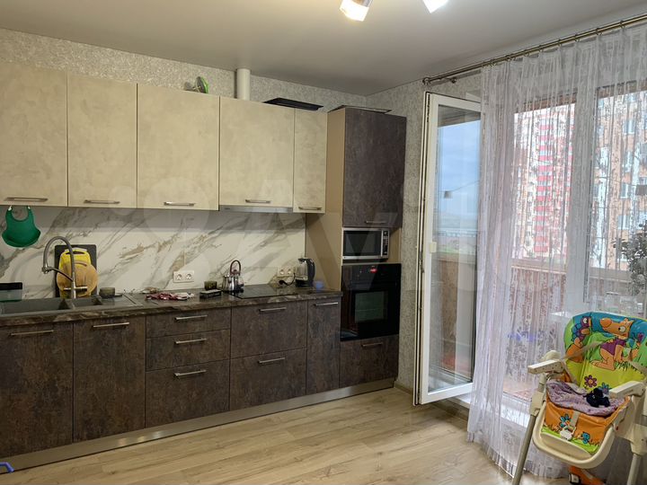 2-к. квартира, 80 м², 6/10 эт.