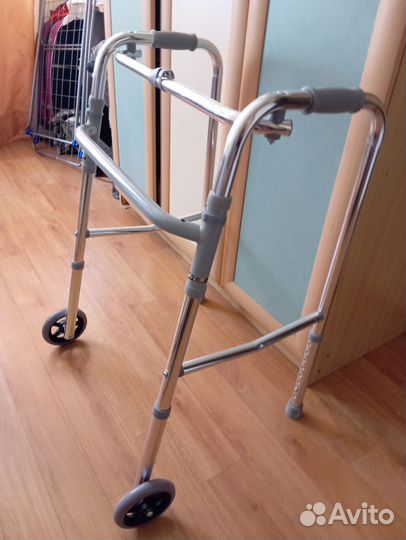 Ходунки для взрослых на колесах