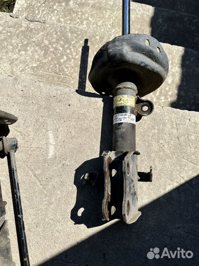 Комплект амортизаторов Honda CR-V