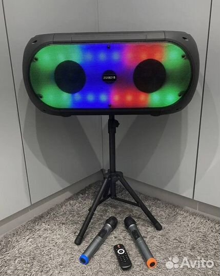 Блютуз колонка с двумя микрофонами Partybox