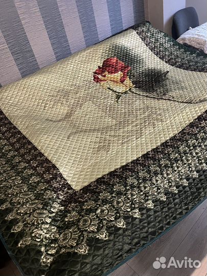 Покрывало новое,шелк расцветка 3d.размеры 200/220