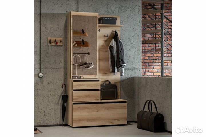 Вешалка с зеркалом