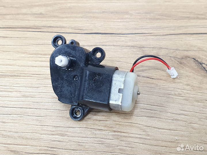 Мотор боковой щетки R для роботов пылесосов Tefal