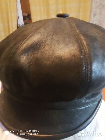 Кепка женская кожаная продаётся