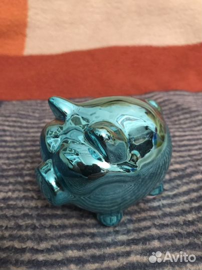 Свинка керамическая голубая блестящая 7 см