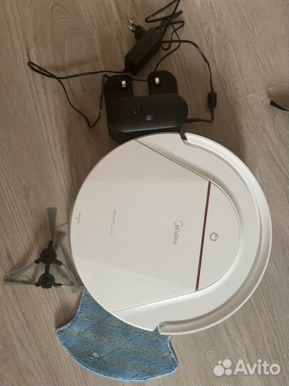 Робот пылесос моющий midea