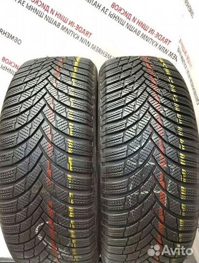 Firestone Winterhawk 4 215/60 R16 99M