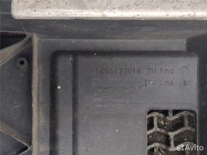 Кожух вентилятора радиатора Peugeot 1007, 2005