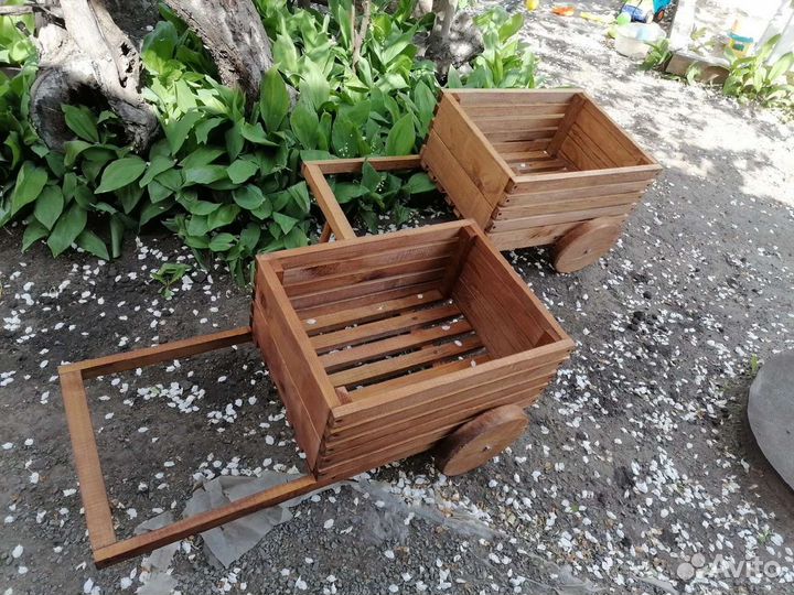 Декоративная телега для сада