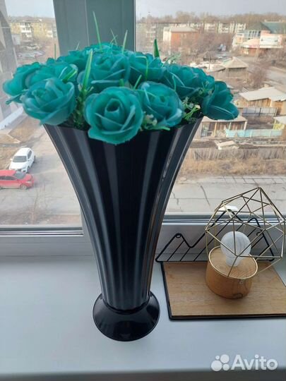 Ваза с розами