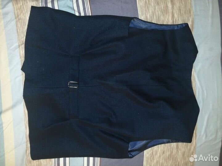 Жилетка для мальчика школьная новая