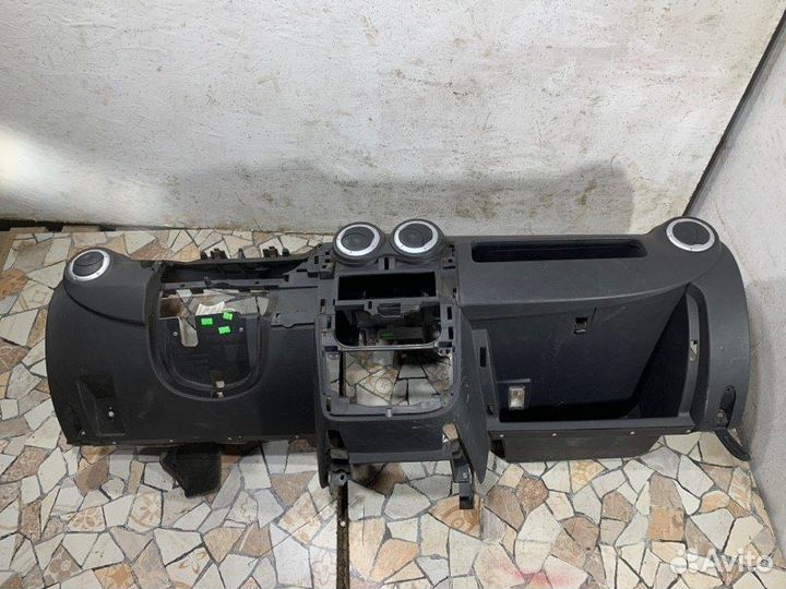 Торпедо Renault Logan седан 1.6 K4MC697 (84 Л.С.)