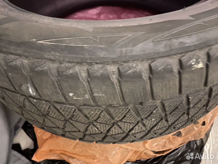 Bridgestone Blizzak DM-V1 255/50 R19