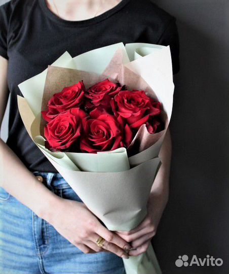 Букет из 5 Красных роз стильный №179