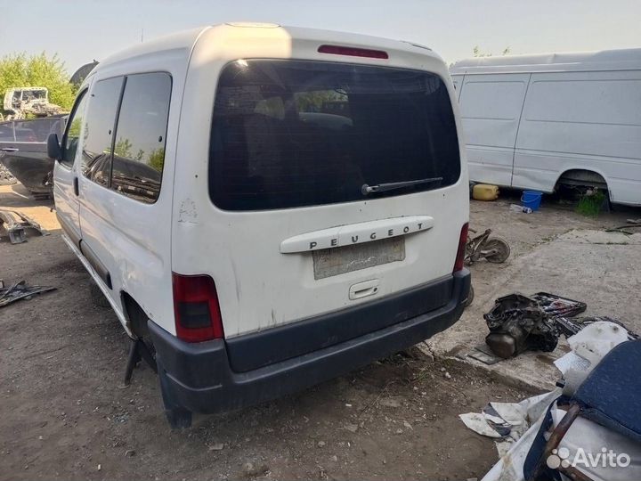 Крышка багажника Peugeot Partner M59 TU3A KFW