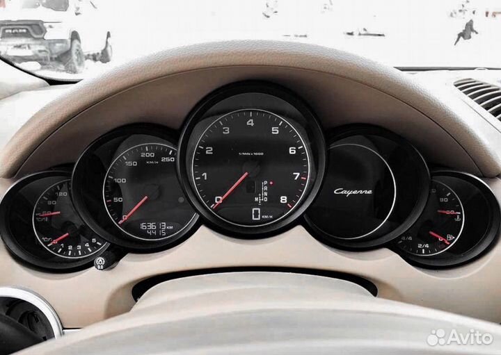 Porsche Cayenne 3.0 AT, 2012, битый, 170 000 км