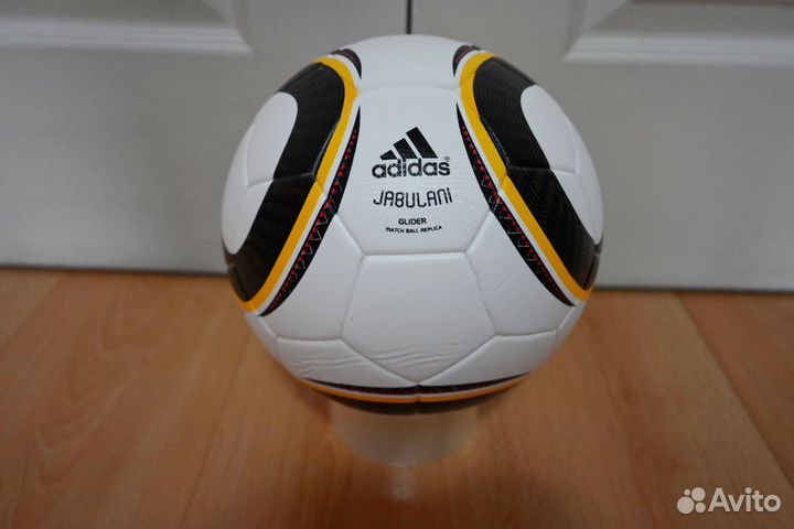 Футбольный мяч adidas jabulani