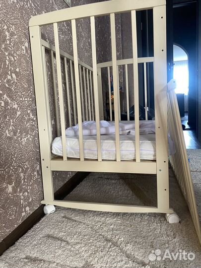 Детская кровать+ матрас+бортики с пост бельем