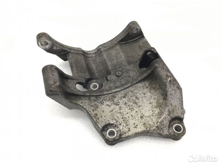 Кронштейн генератора Ssangyong Rexton D27DTP 2008