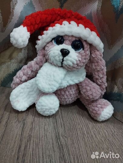 Зайка в колпачке символ года 2023