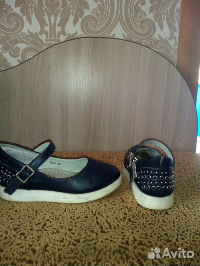 Школьные туфли