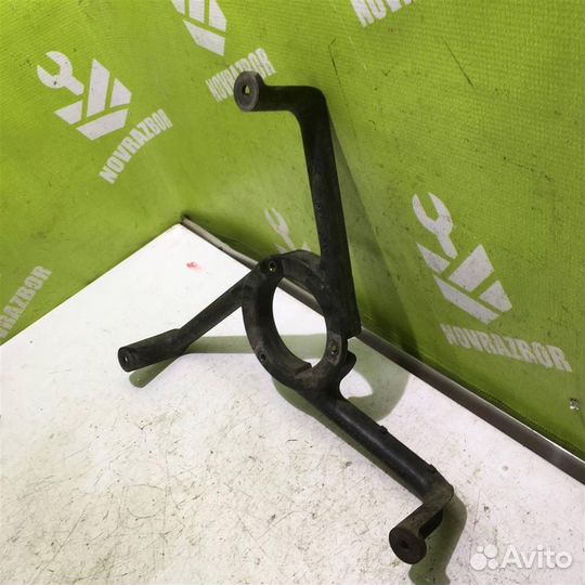 Кронштейн вентилятора радиатора Фольксваген Голь