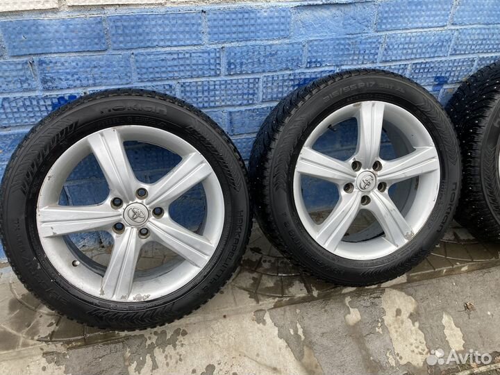 Комплект колес Camry R17 Hakkapeliitta 8 (шип)