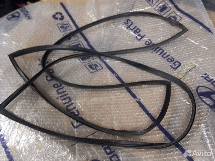 Шевроле круз седан- уплотнитель заднего стекла
