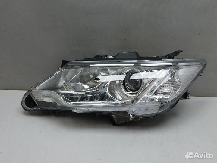 Фара левая Toyota Camry
