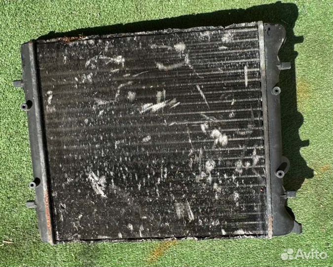 Радиатор (основной) Volkswagen Golf 2003