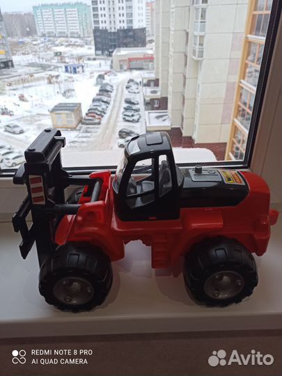 Машинка игрушка