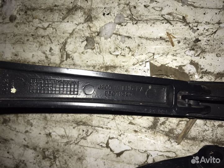 Chevrolet Cruze поводок дворников