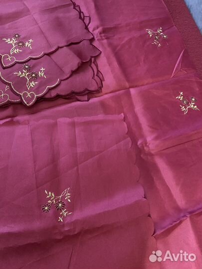 Скатерть с салфетками новые