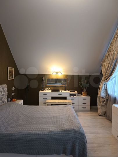 Дом 227,8 м² на участке 5,9 сот.