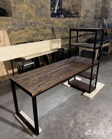 Компьютерный стол лофт и полки