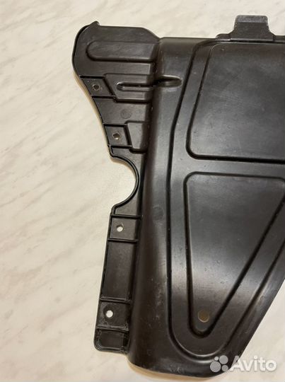 Защита двигателя VAG 3Q0 825 235 A