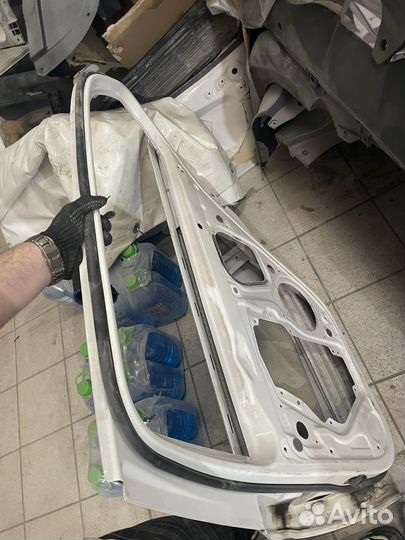 Дверь задняя правая Skoda superb