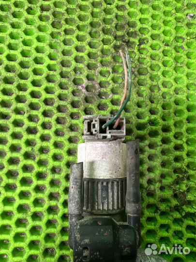 Моторчик стеклоочистителя передний Nissan Micra