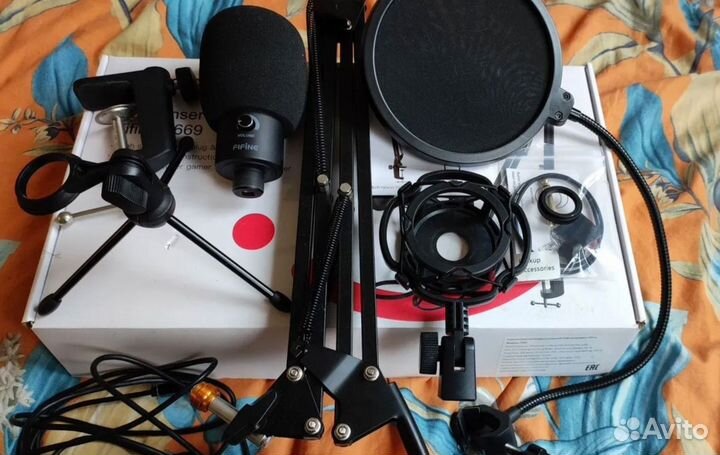 Студийный микрофон