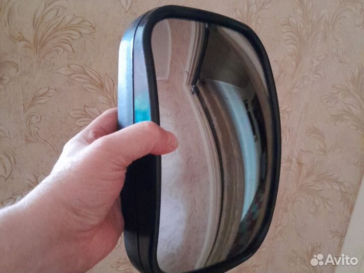 Зеркало заднего вида