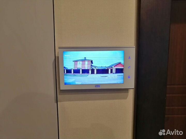 Установка аудио и видео домофонов. Видеонаблюдение