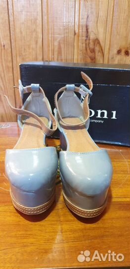 Туфли на высокой подошве новые Лаковая кожа 36р