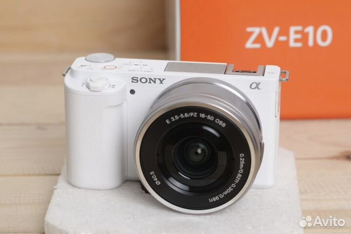 Sony ZV-E10 kit 16-50 + 2 аккумулятора + клетка